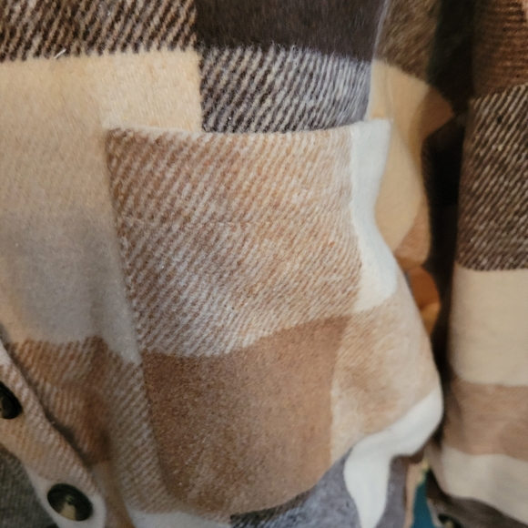 Womens Shacket - Picture 4 of 10